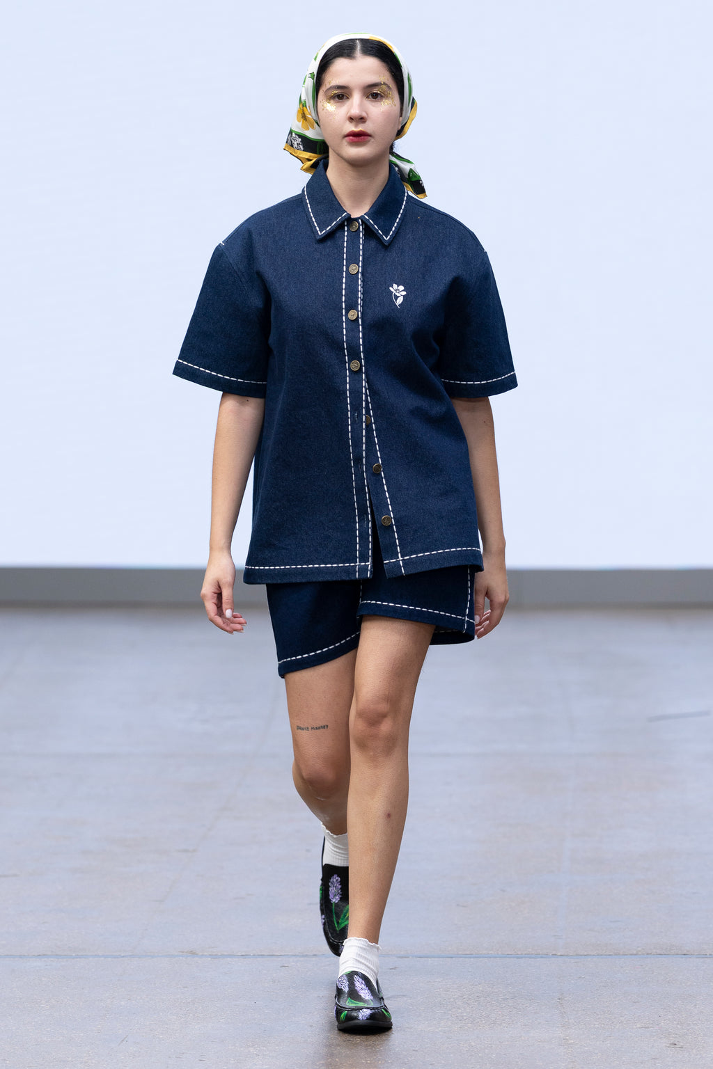 YAYA DENIM SHORTS – High-Waist Contrast Stitch Sustainable Denim